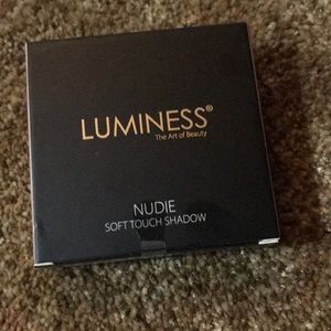 Luminess unopened Nude soft touch shadow $12